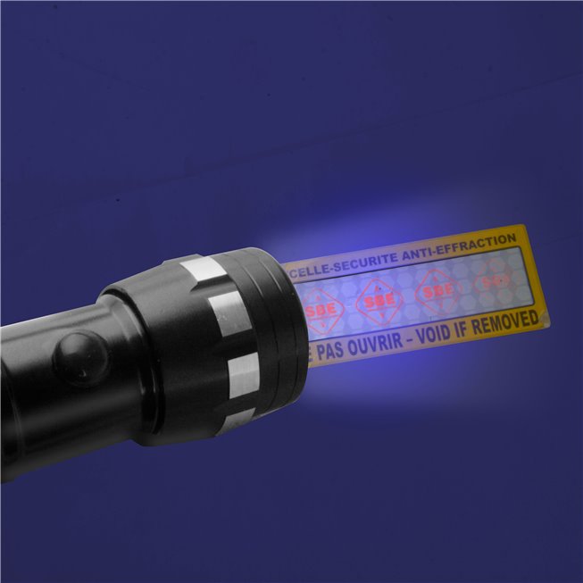 etiquette safetech sous lumiere uv