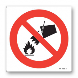 Panneau avertissement picto défense eteindre avec eau