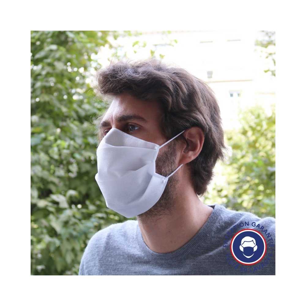 Masque en tissu masque en tissu sur le cote gauche