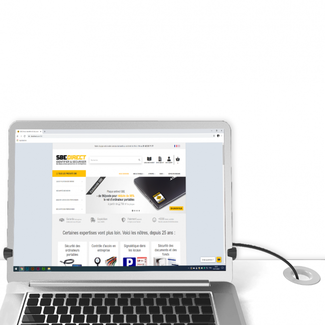 macbook de face avec l'antivol