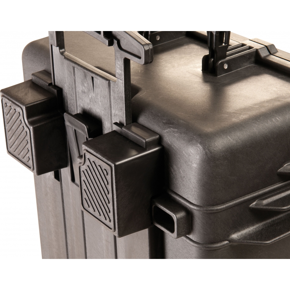 Protective case with oversizer wheels - 7