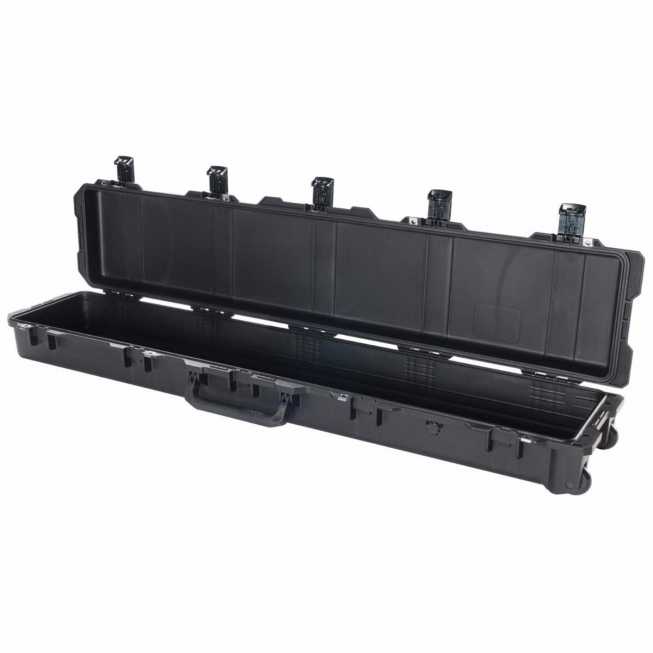 Empty open watertight carrying case 142 cm long Empty open watertight carrying case 142 cm long