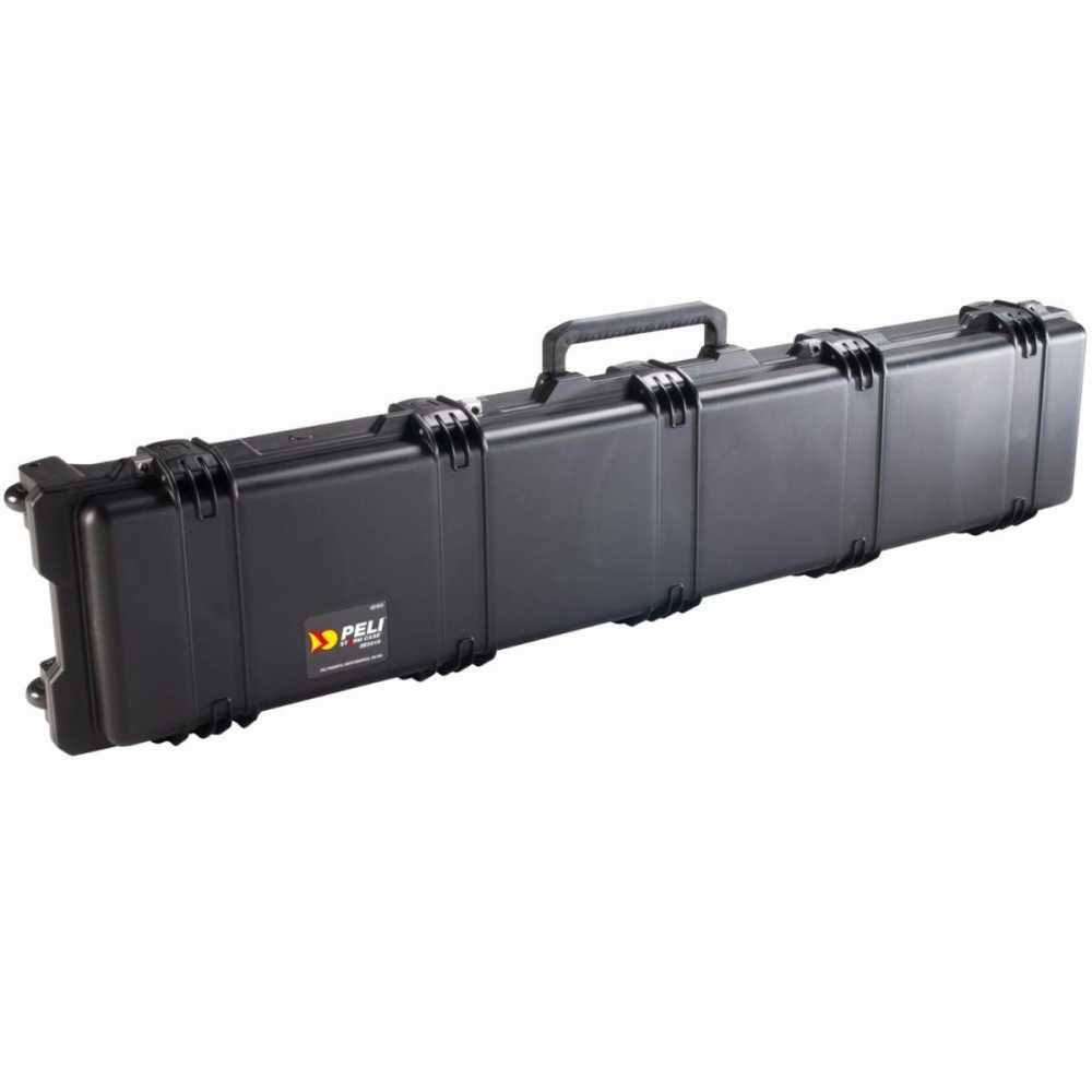 Mallette de transport etanche fermee vide cent quarante deux cm de long