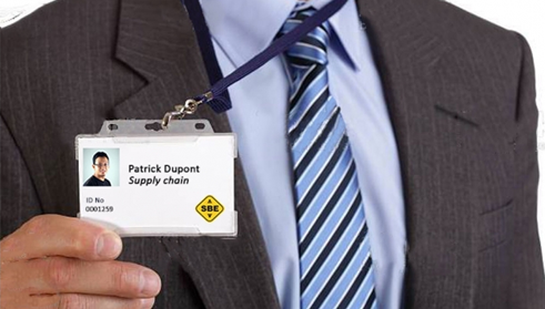 The badge holder, an essential protection for your badges